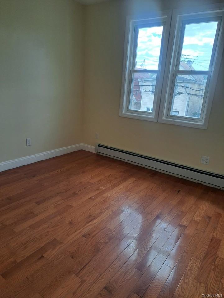 14612 Lakewood Ave - Photo 3 of 9