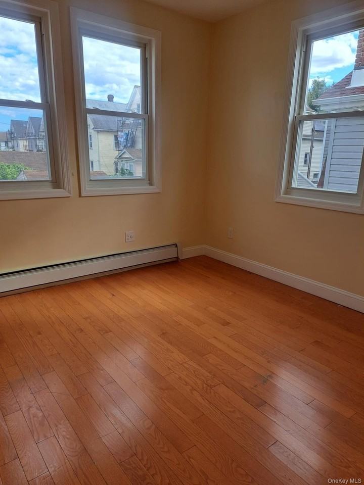 14612 Lakewood Ave - Photo 6 of 9