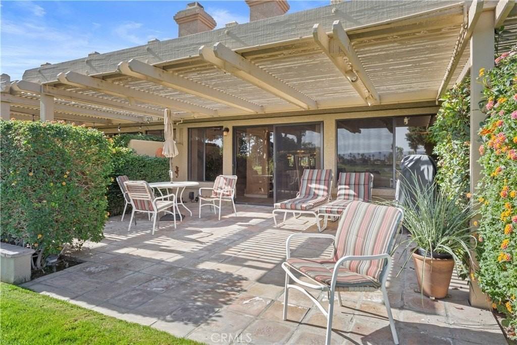 41220 Woodhaven Dr W - Photo 3 of 17