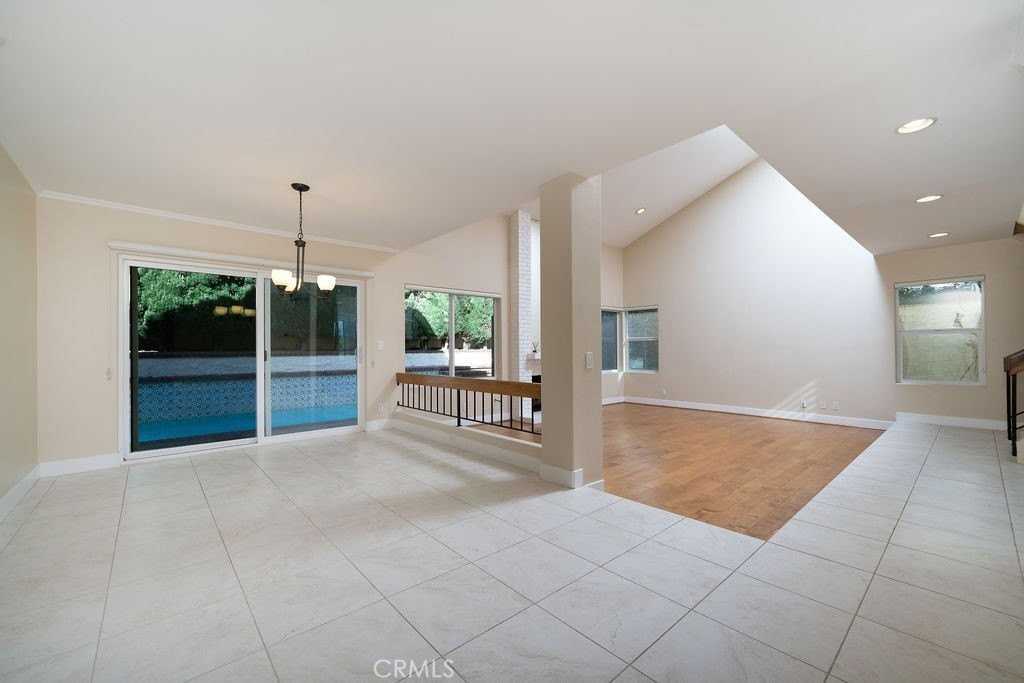 34 Columbus - Photo 7 of 33