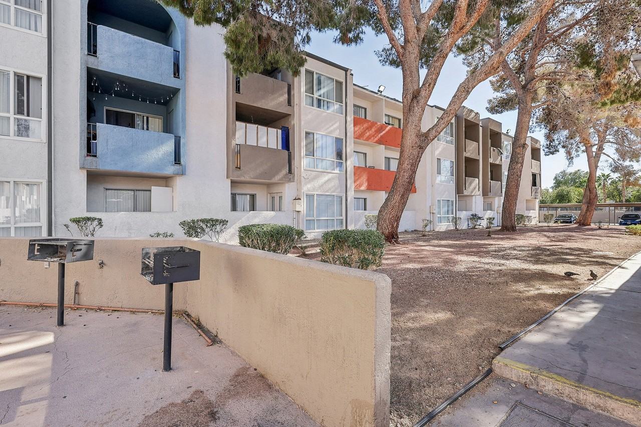 Villas at Desert Pointe - Photo 2 of 30