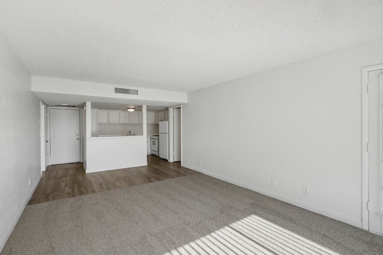 Villas at Desert Pointe - Photo 7 of 30