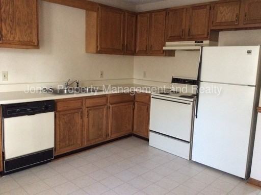 2648 White Oak Ln - Photo 2 of 3