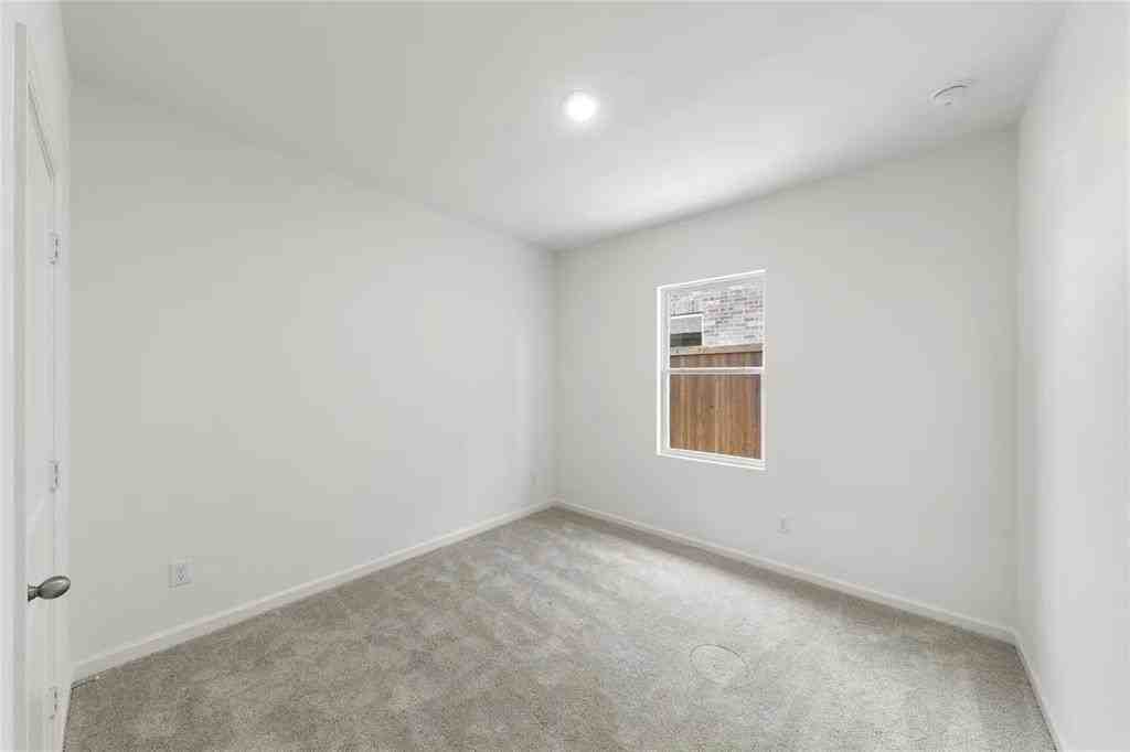 1834 Sandlin Dr - Photo 3 of 26