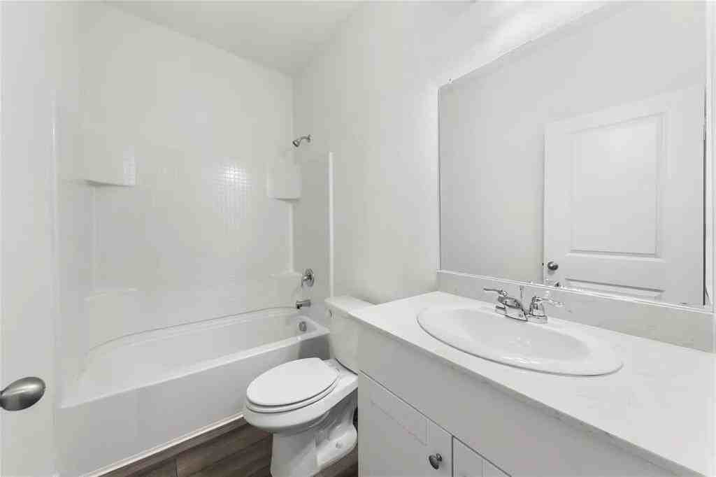 1834 Sandlin Dr - Photo 4 of 26