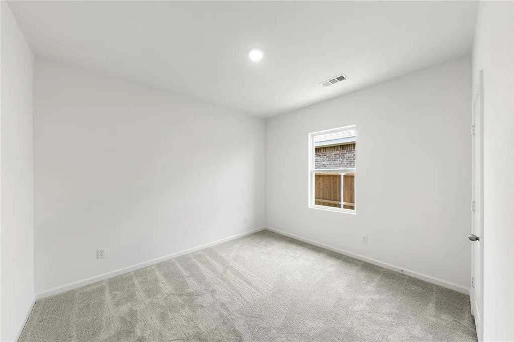 1834 Sandlin Dr - Photo 6 of 26