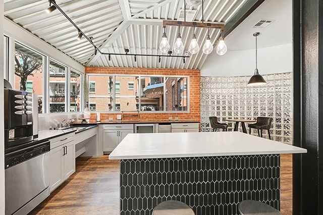 5225 Maple Springs Blvd - Photo 6 of 8