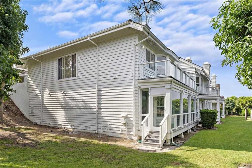 49 Southampton Ct #127 - Photo 2 of 8