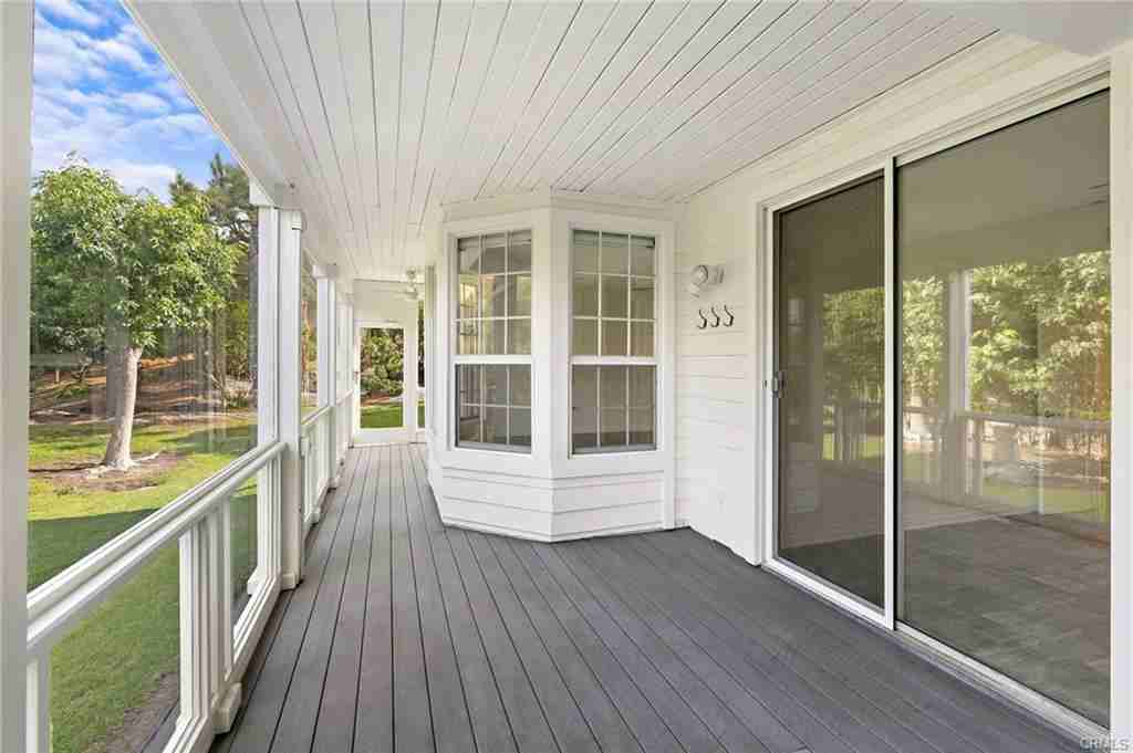 49 Southampton Ct #127 - Photo 3 of 8