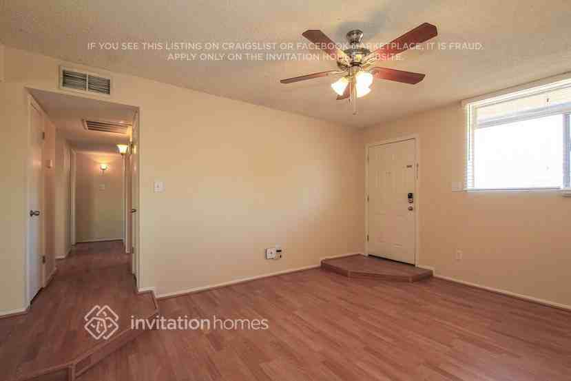 11814 North 30th Drive - Photo 3 of 19