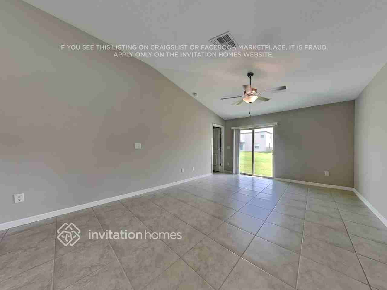 2219 Jungle Dr - Photo 3 of 17