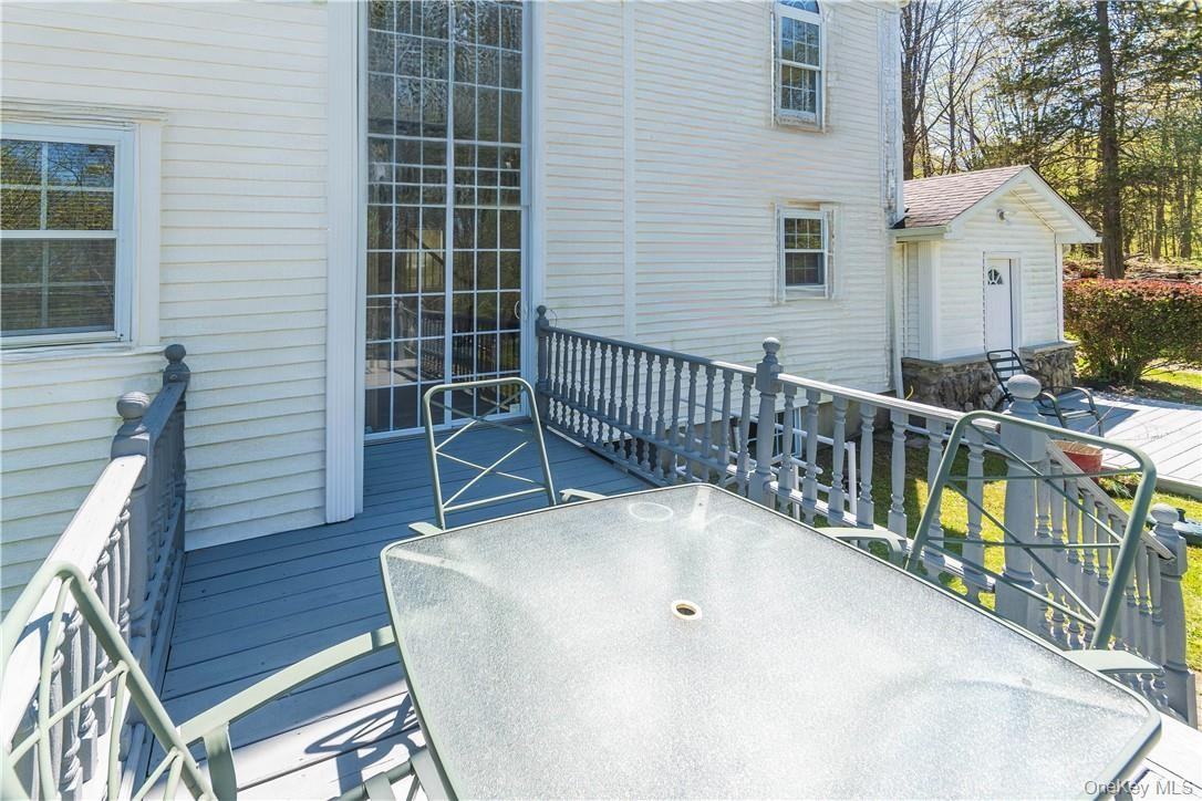 11 Stage Coach Rd - Photo 2 of 32