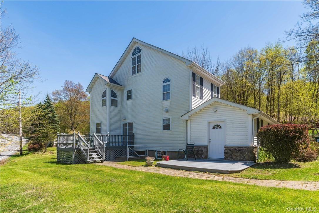 11 Stage Coach Rd - Photo 3 of 32