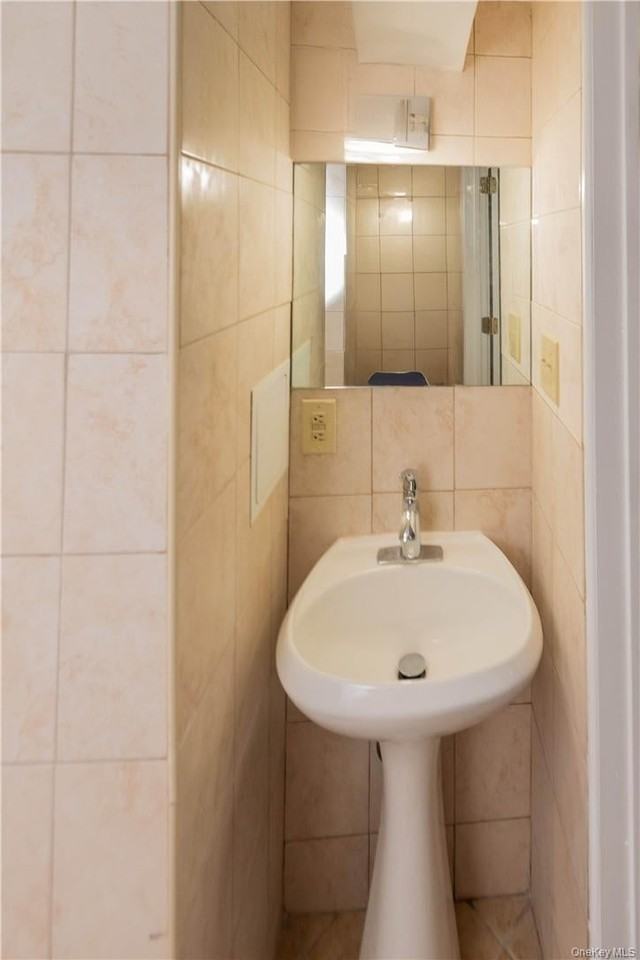 11 Stage Coach Rd - Photo 4 of 32