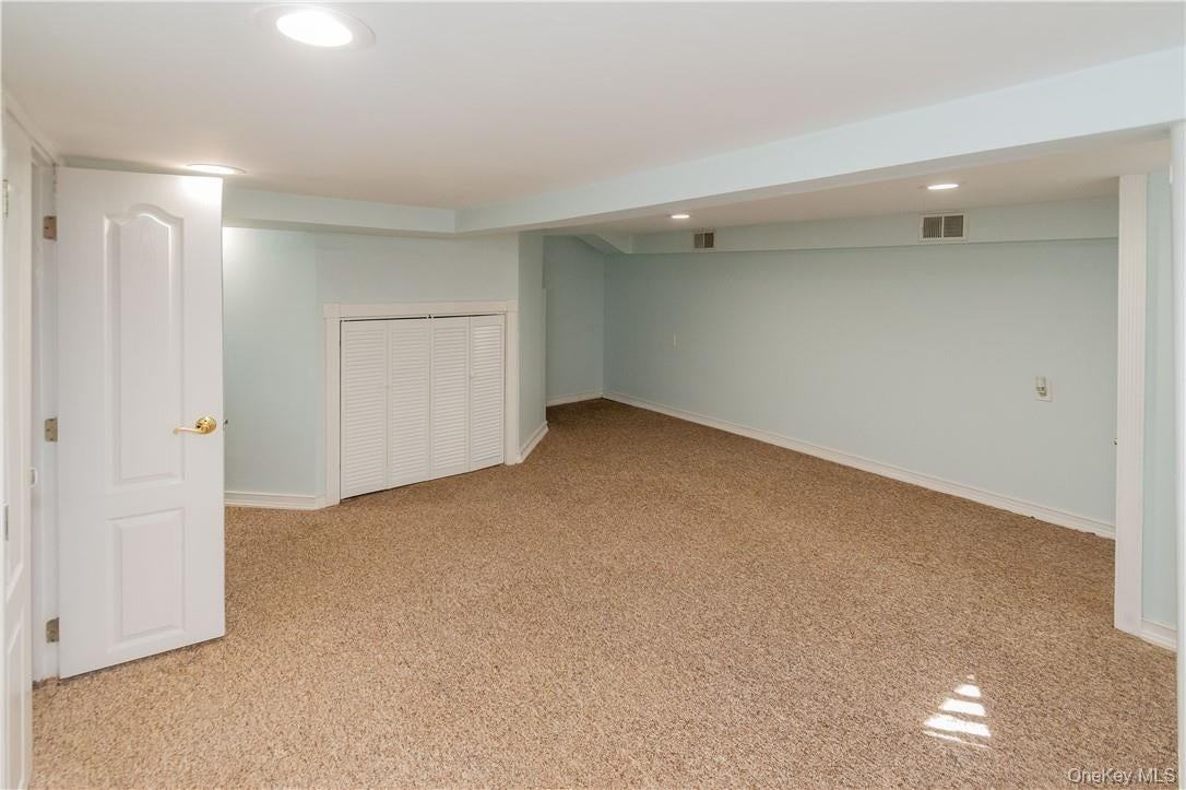 11 Stage Coach Rd - Photo 7 of 32