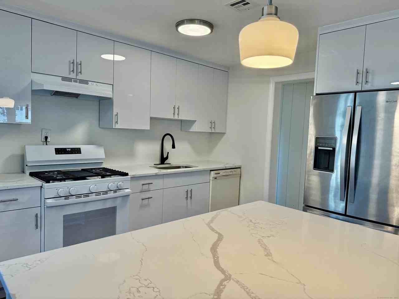 194 Courtland Ave - Photo 2 of 31