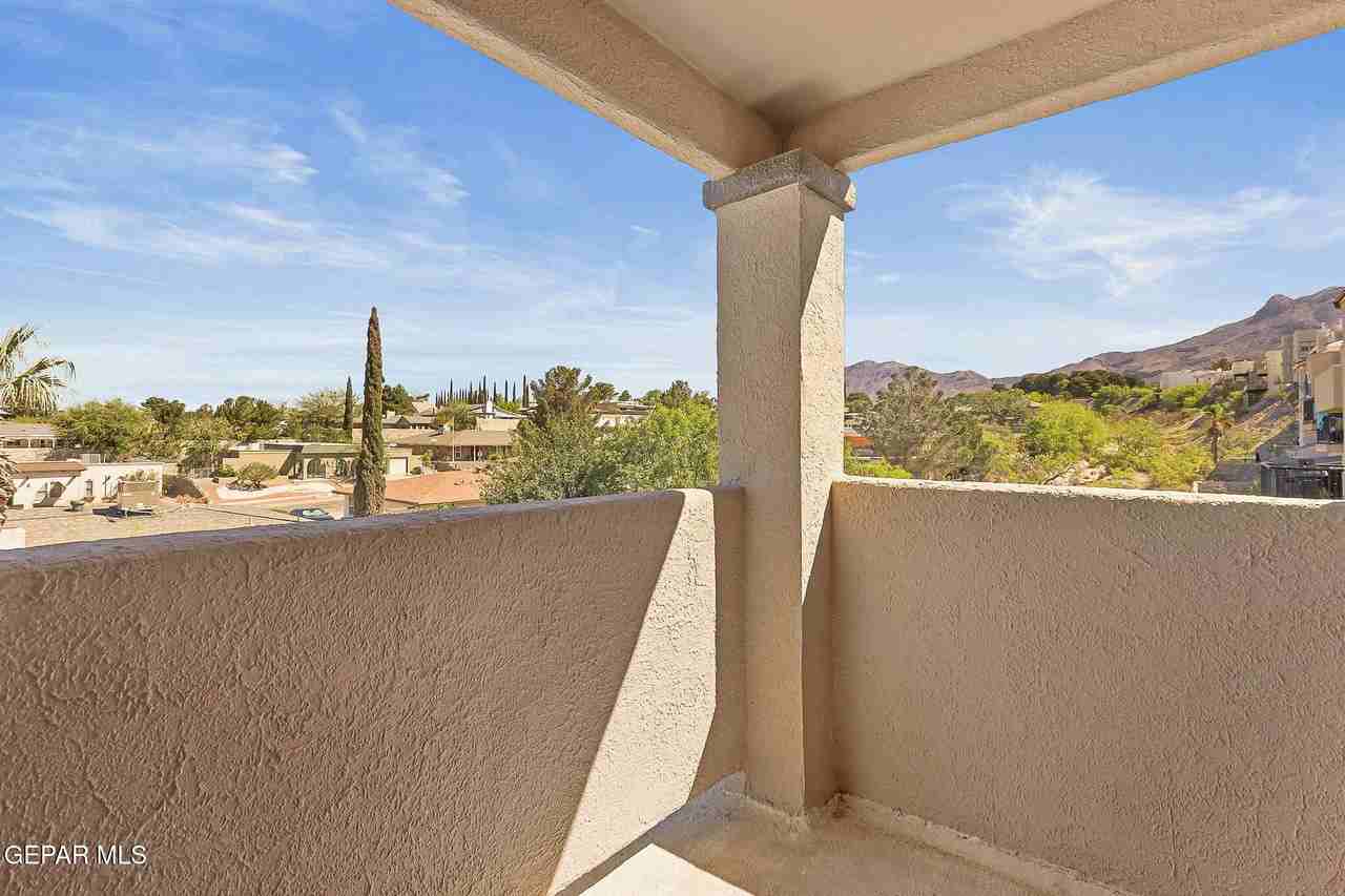 6264 Escondido Dr - Photo 3 of 18