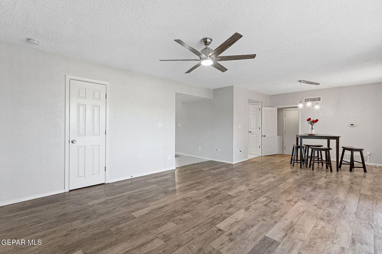 6264 Escondido Dr - Photo 4 of 18