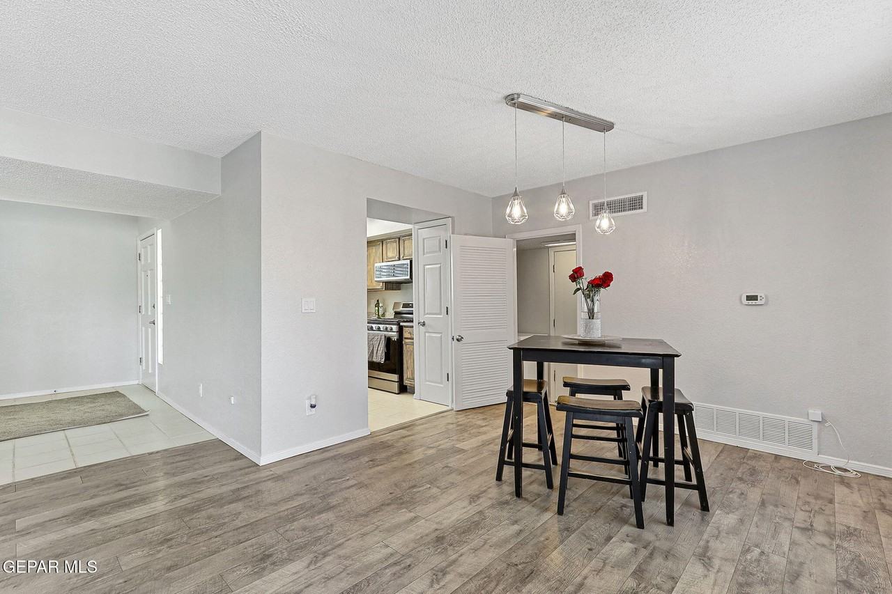 6264 Escondido Dr - Photo 5 of 18