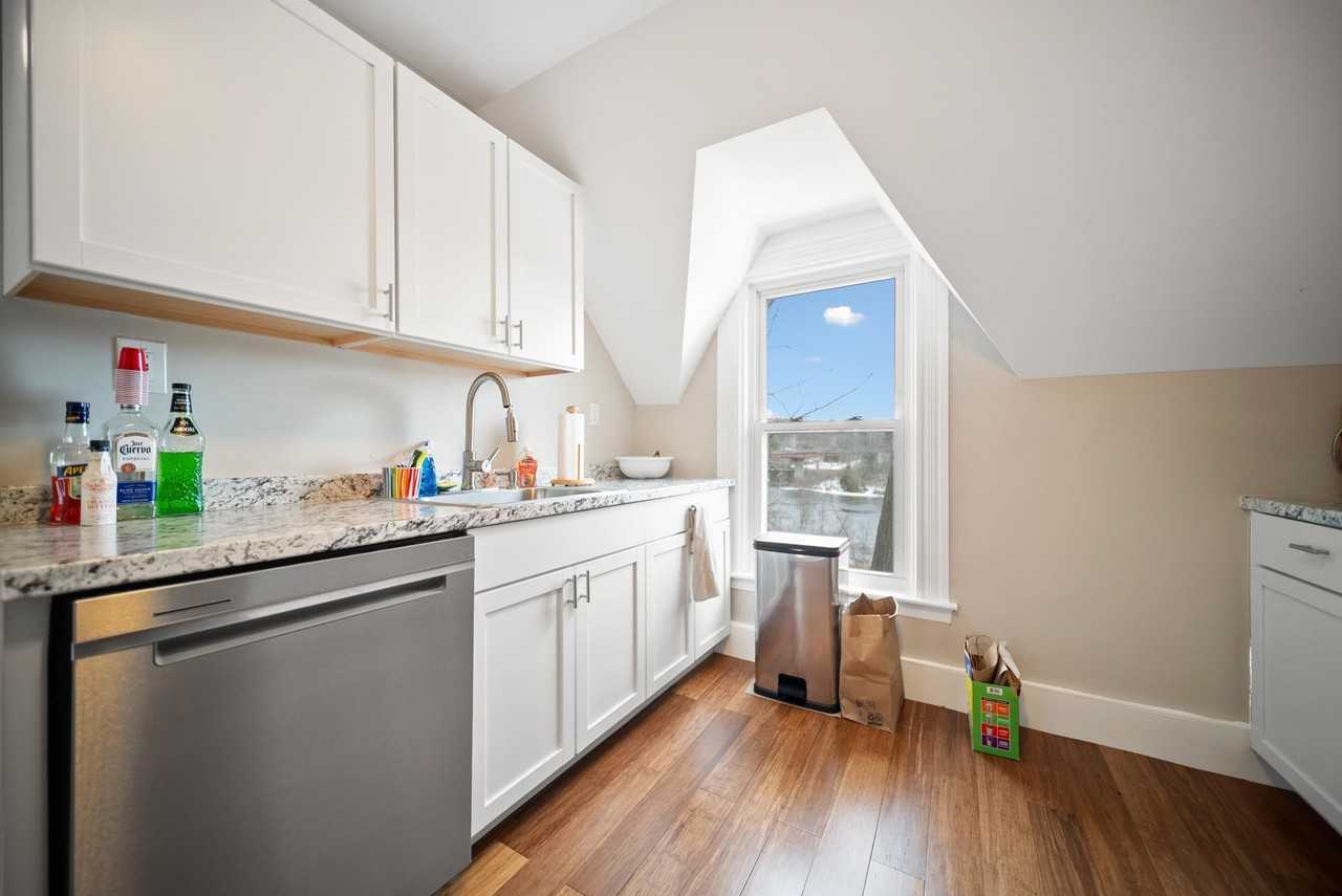 449 West River Road - Photo 2 of 8