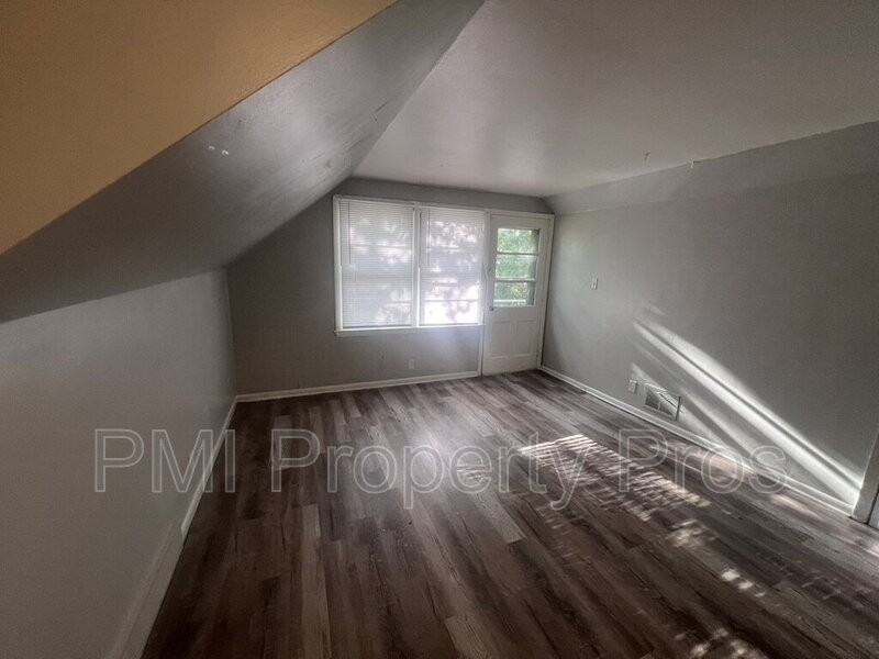 4566A N 28th St - Photo 7 of 36