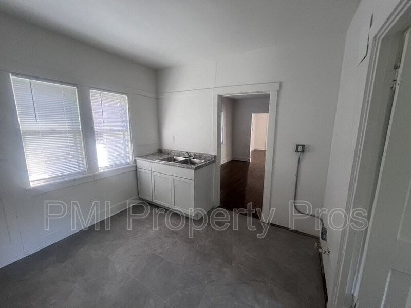 3138A N 11th St - Photo 2 of 46