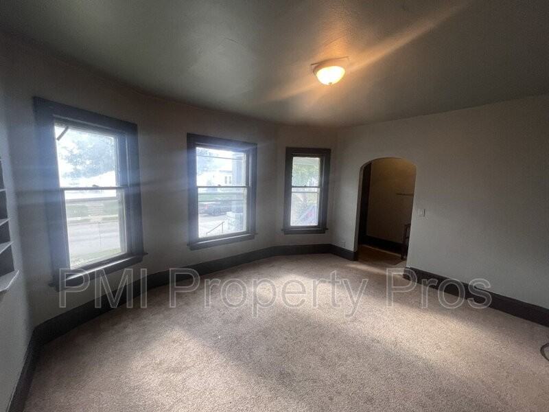 2530 N 37th St - Photo 7 of 49