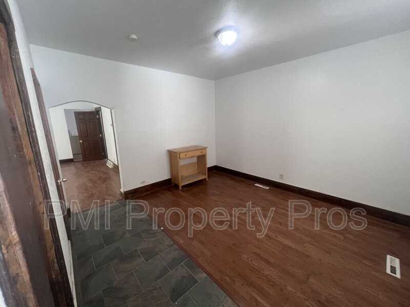 2853B N Booth St - Photo 3 of 50