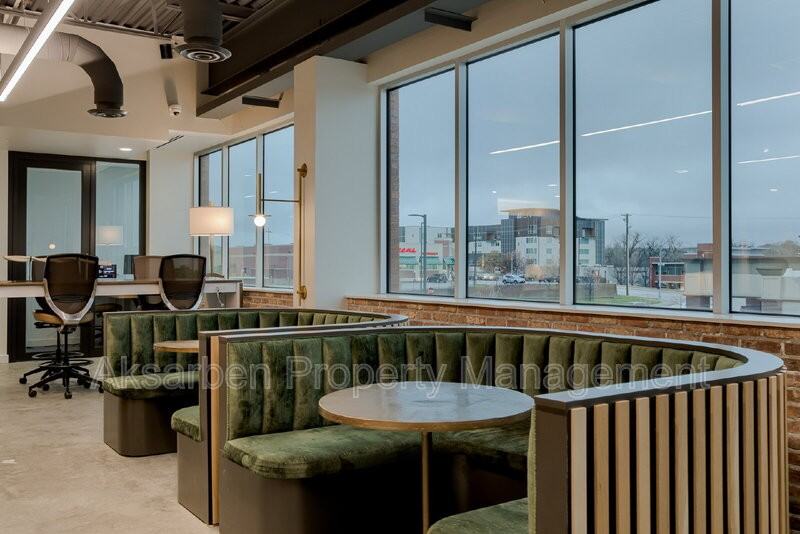 17838 Burke St - Photo 4 of 24