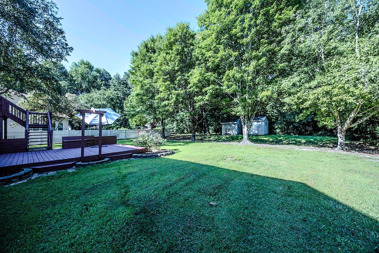 728 Hawkhurst Dr - Photo 2 of 38