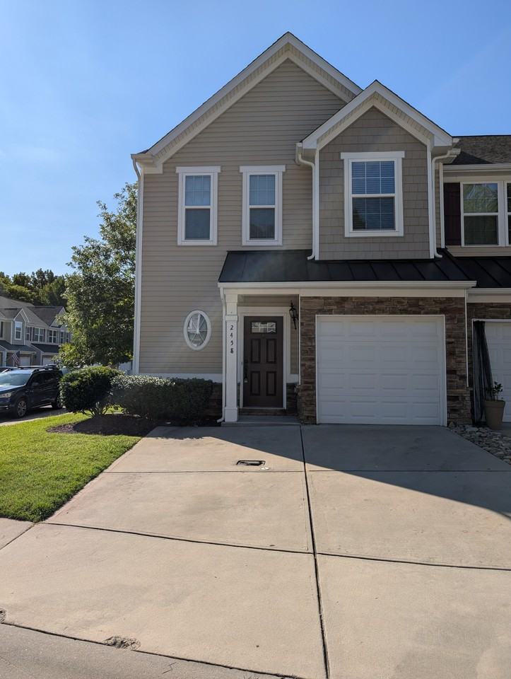2458 Silverthorn Dr #2458 - Photo 2 of 32