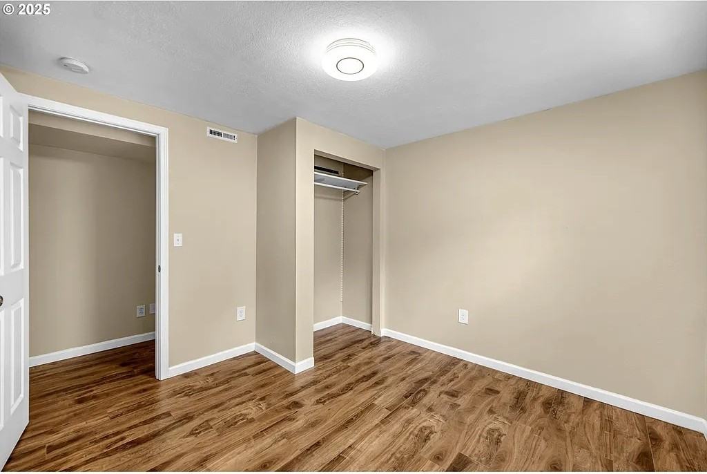 1320 Nw Maple Ln #B - Photo 5 of 17