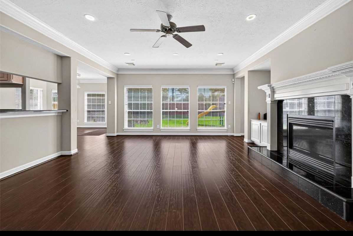 11011 Newport Bridge Ln - Photo 2 of 3