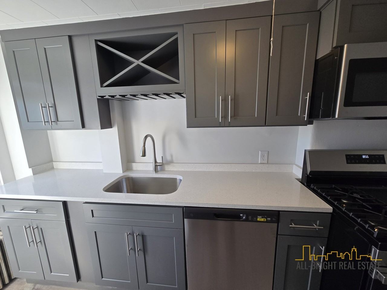 362 East St #L302 - Photo 2 of 11