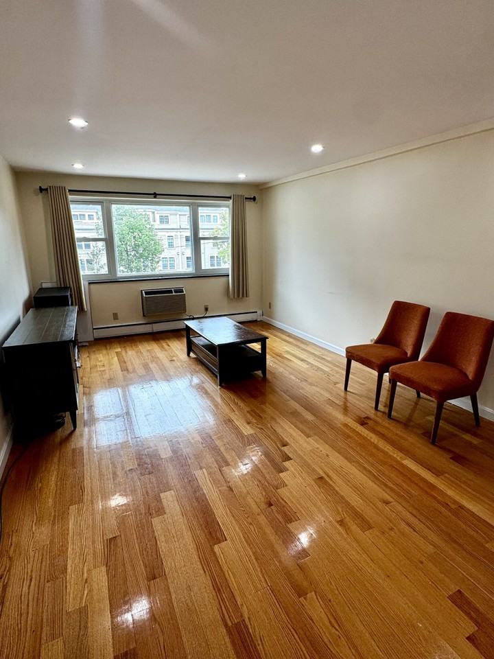 Harvard St #24 - Photo 2 of 15