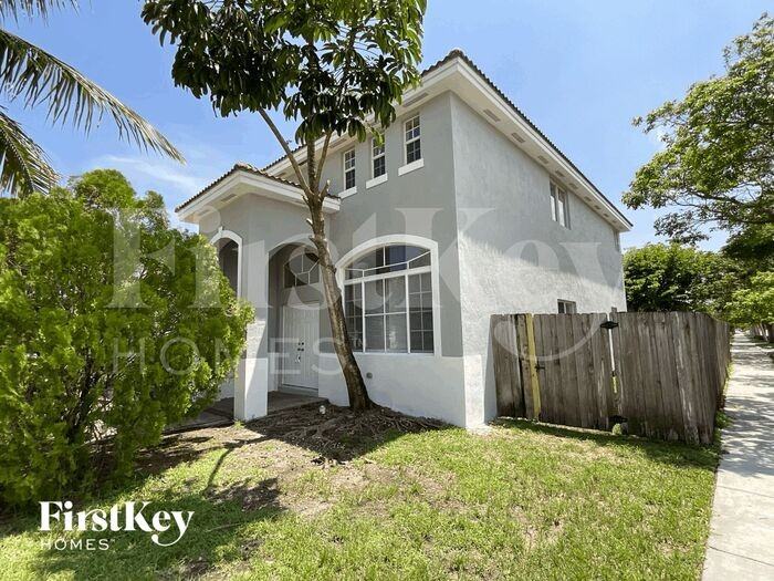 10732 Sw 228th Ter - Photo 2 of 14