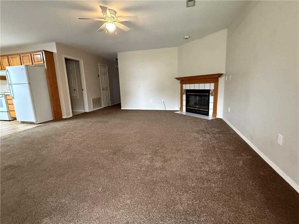 1160 N Boxley Ave - Photo 4 of 15