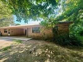 featured image of 6521 W Double Springs Rd