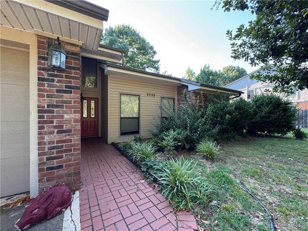 2722 E Coy Kaylor Dr - Photo 2 of 19