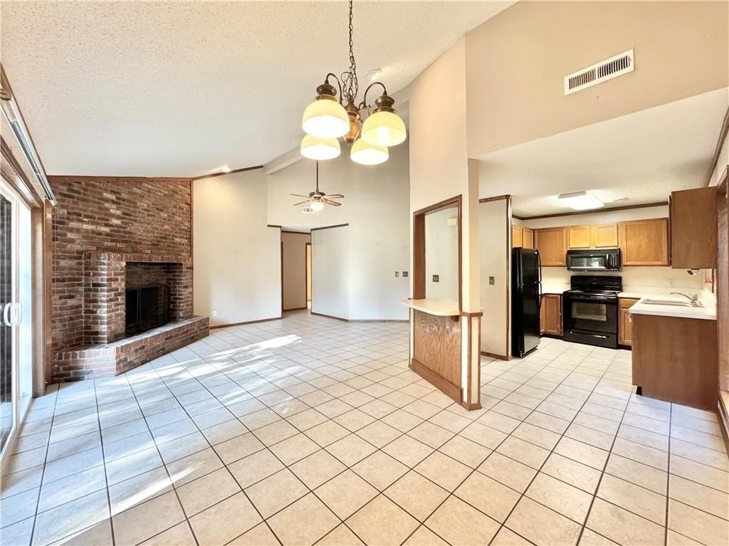 2722 E Coy Kaylor Dr - Photo 5 of 19