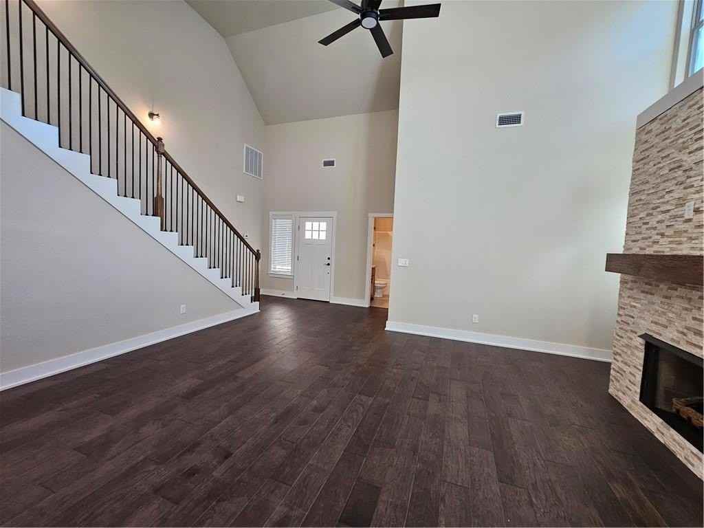 7102 Southwest High Meadow Boulevard - Photo 2 of 28