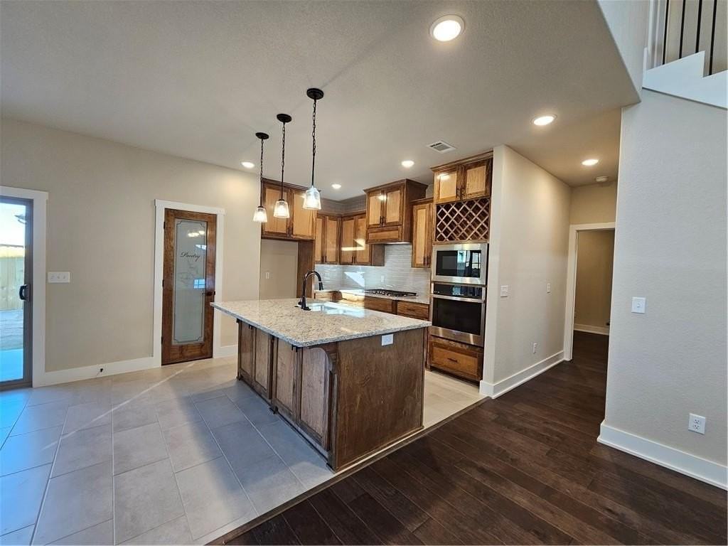 7102 Southwest High Meadow Boulevard - Photo 6 of 28