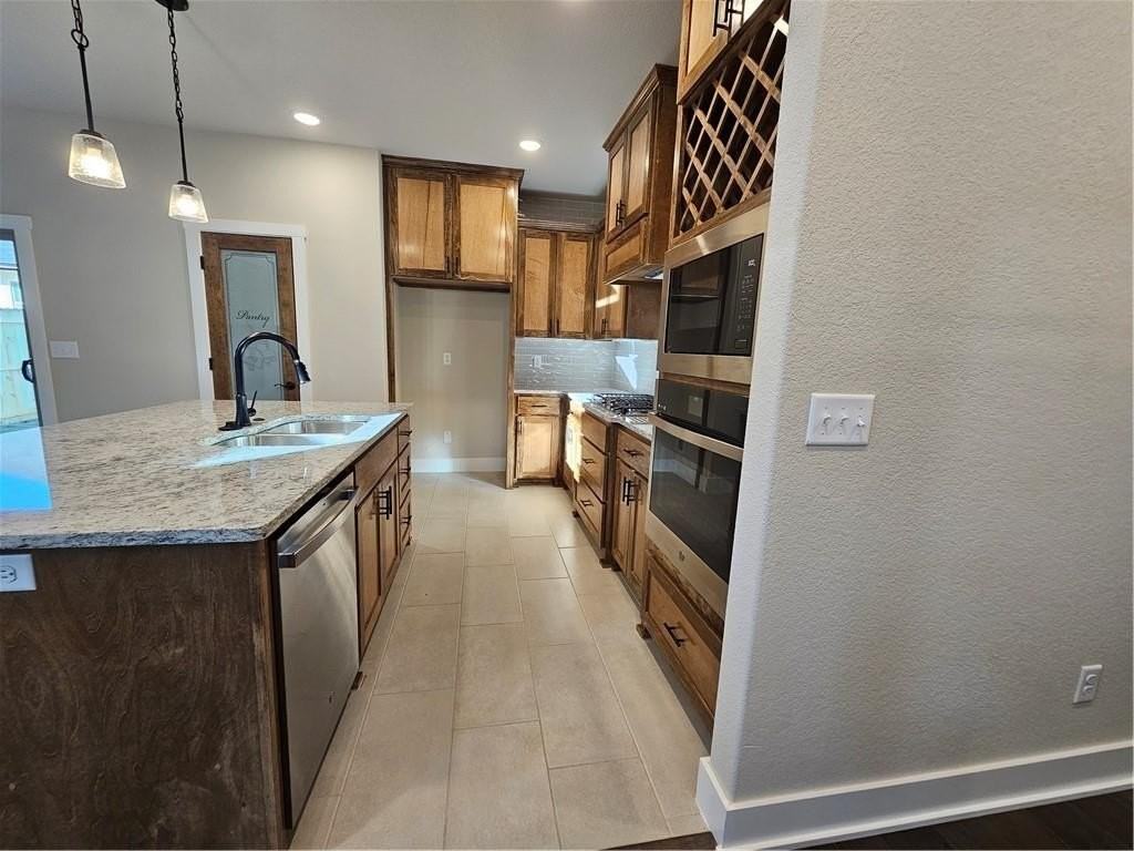 7102 Southwest High Meadow Boulevard - Photo 7 of 28