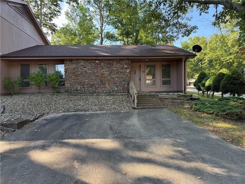 11 Mellor Ln - Photo 3 of 32