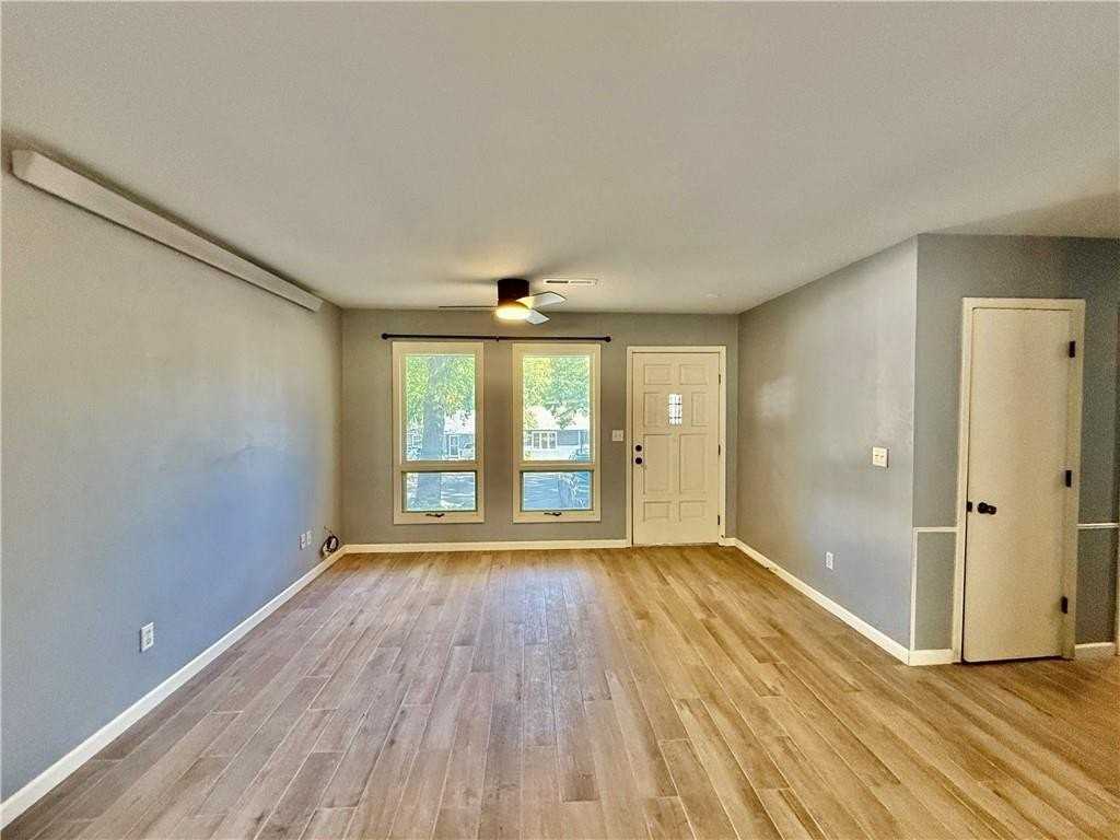 11 Mellor Ln - Photo 6 of 32