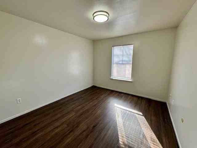 920 N Leverett Ave #828 - Photo 7 of 10