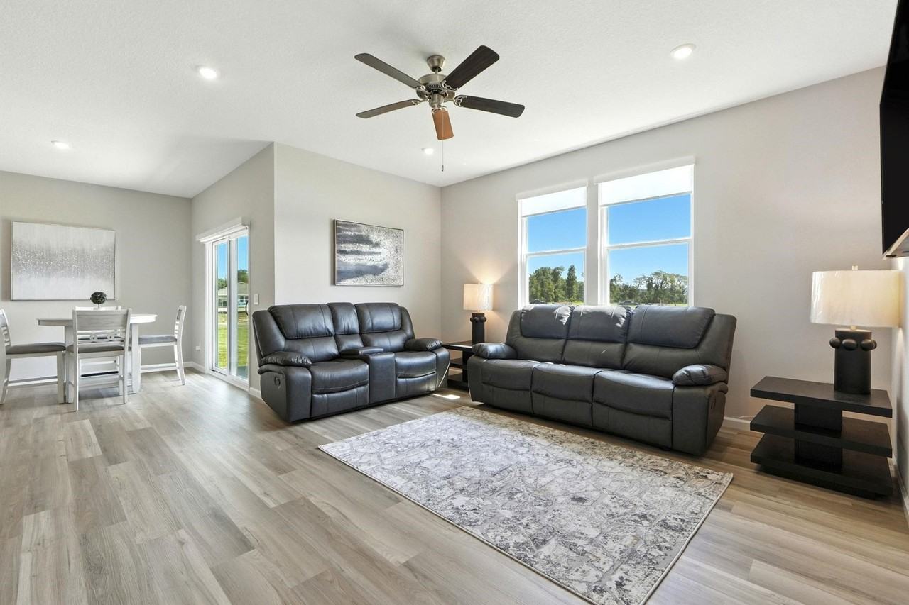 1070 Pleasant Hill Pl - Photo 5 of 34