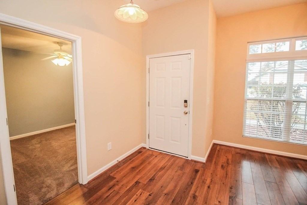 533 Stirling Bridge Rd - Photo 3 of 31