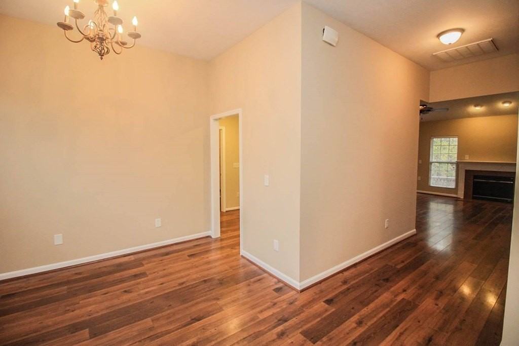 533 Stirling Bridge Rd - Photo 6 of 31