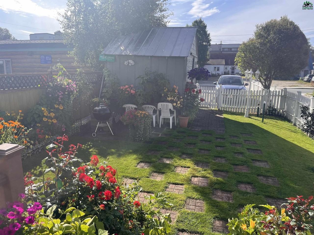 407 Fifth Avenue - Photo 3 of 25